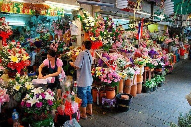 Lights, Camera, Landmark, & Canal: A Picture Perfect Bangkok Tour - Pickup, meeting point, and what to do on arrival