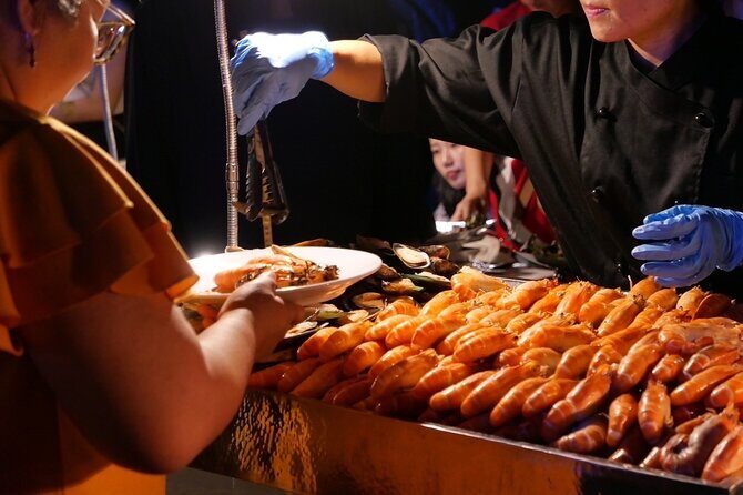 Luxury Dinner Cruise with Guide and Transfer (Opt. Executive Van) - Price and value: is $157.14 a smart deal?