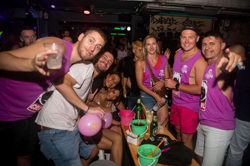 Mad Monkey Bangkok Pub Crawl - Welcome drinks and predrinks before the Khao San rush