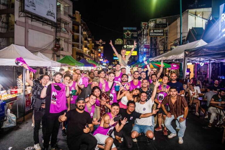 Mad Monkey Bangkok Pub Crawl - 10:30 PM on Khao San Road: Best Friend bar and the party rhythm