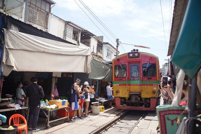 Maeklong Railway Market and Floating Market - The road ride from Bangkok: what to expect and how to handle it