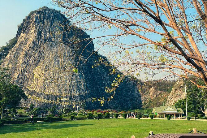 Pattaya City Tour: Big Buddha, Viewpoint and Gems Gallery - Wat Phra Yai (Big Buddha) Temple: what you’ll notice besides the statue