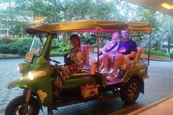Premium Bangkok City Tour by Tourist Boat and TukTuk - Loha Prasat and the Giant Swing: short photo drops that still matter