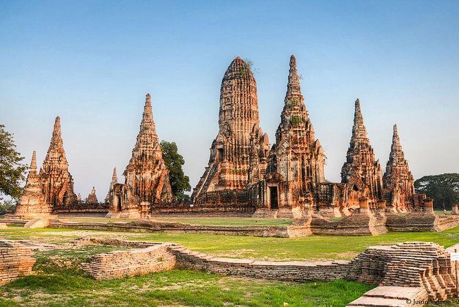 Private Ancient city of Ayutthaya Shore Excursion - Wat Chaiwatthanaram: The Khmer-Style Temple That Resets Your Visual Expectations