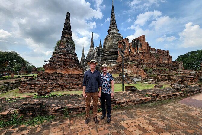 Private Ayutthaya Day Tour from Bangkok - Wihan Phra Mongkhon Bophit: spotting the scale of Phra Mongkhon Bophit