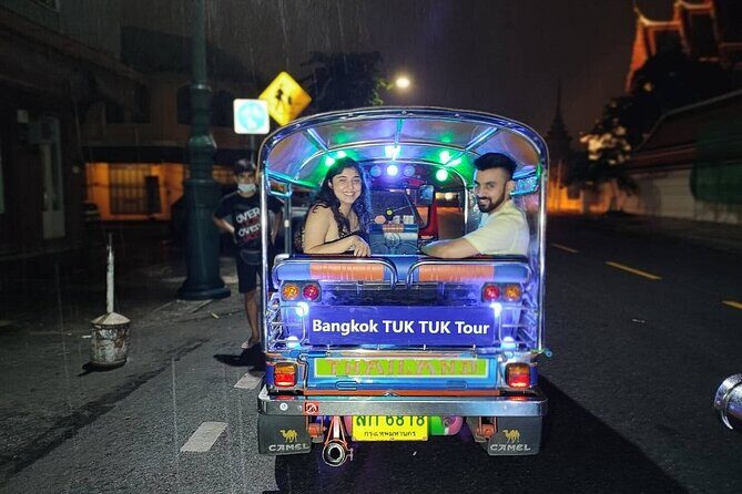 Private Bangkok Night City Tour by Tuk-Tuk with Thai Food - Sao Ching Cha (Giant Swing): quick history, strong visual impact