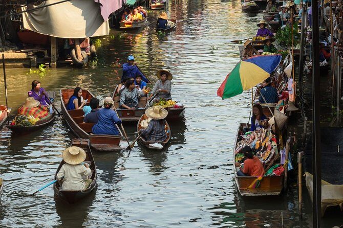 Private Excursion to Floating Market and Ayutthaya World Heritage - Choosing 7:00 a.m. vs 8:00 a.m. for the Maeklong train market
