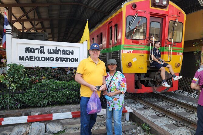Private Floating Market and Maeklong Railway Market Day Tour - Damnoen Saduak by long-tail boat: canal life at water level