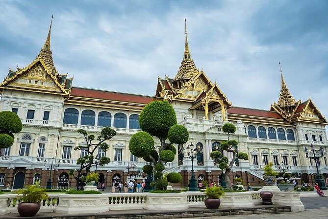Private Grand Palace Bangkok City Tour & Klong Longtail Boat Trip - Private pickup and an English guide: why this matters