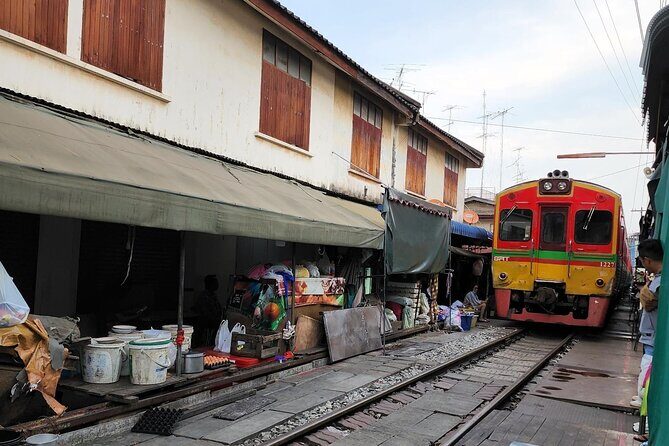 Private Maeklong Railway Market and Amphawa Day Tour from Bangkok - How the afternoon schedule sets you up for the best moments