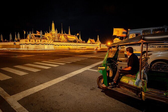 Private Tour : Bangkok Night Private Tuk Tuk Tour and Street food - Wat Ratchanadda and Loha Prasat: A Royal Temple You’ll Spot on the Skyline