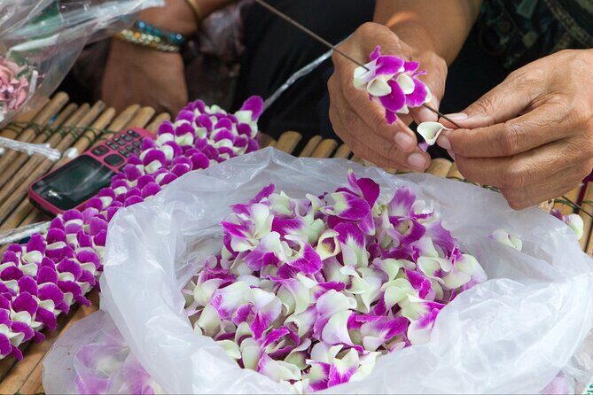 Private Tour : Bangkok Night Private Tuk Tuk Tour and Street food - Pak Khlong Flower Talat at Night: Bangkok’s Flower Market in Real Time