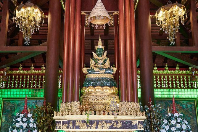 Private Tour: Grand Palace & Emerald Buddha Temple Experience - Transport and timing in Bangkok: why pickup matters for this route