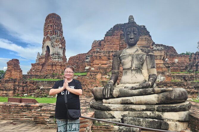 Private Tour to Ayutthaya, World Heritage Site with Boat Tour - Stop 2: Wat Phanan Choeng Worawihan and a huge seated Buddha