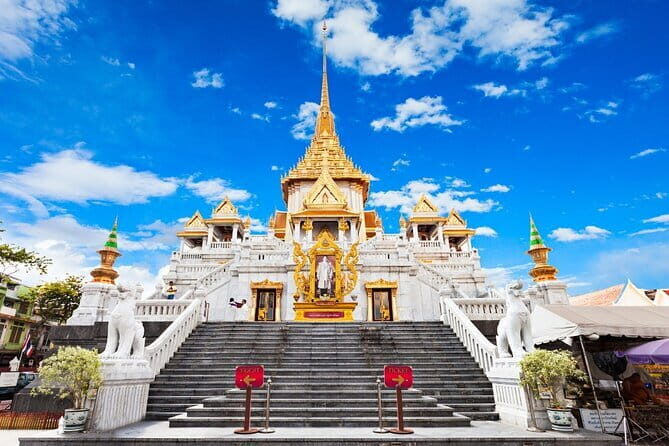 Private Tour to Maeklong Train Market and Floating Market - Food and shopping: where to spend time and money