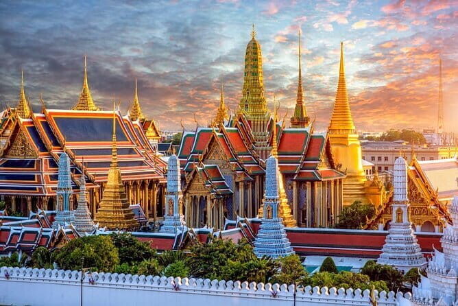 Private Tour to Maeklong Train Market and Floating Market - Who should book this private day
