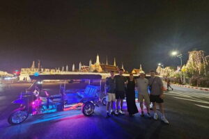 Private Tuktuk Authentic Food Tour (Chinatown-Flower Market) - Banthat Thong Road: your first taste of Bangkok street-food street swagger