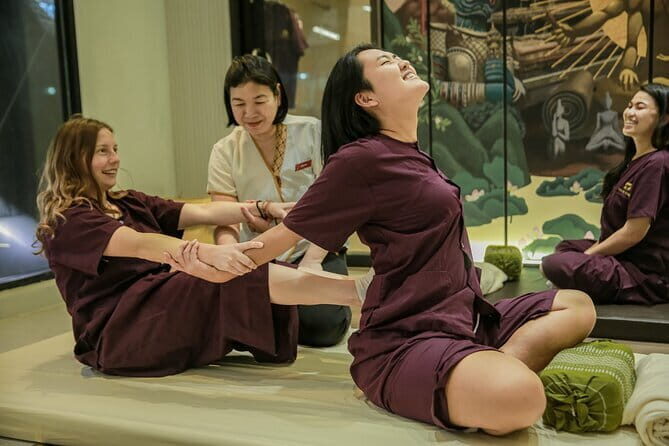 Rest And Relax Massage - Foot Massage in Sukhumvit, Bangkok - The chair part: what actually happens during your massage