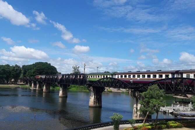 River Kwai Tour 2 Day with overnight in Floating Hotel Private Trip from Hua Hin - From Hua Hin to Damnoen Saduak: River Views Plus Real Market Life