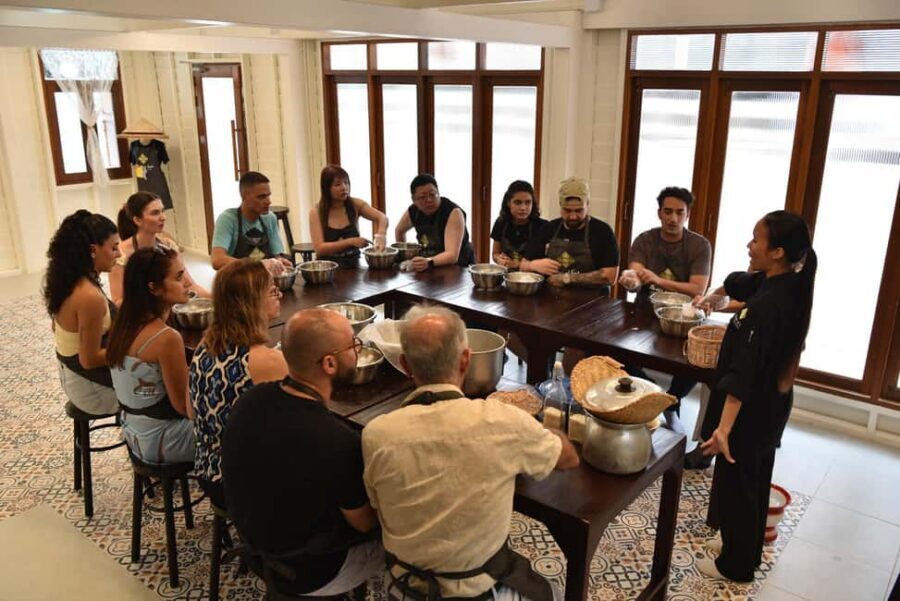 Sathon: Hands-on Thai Cooking Class & Market Tour in Bangkok - Who should book this class