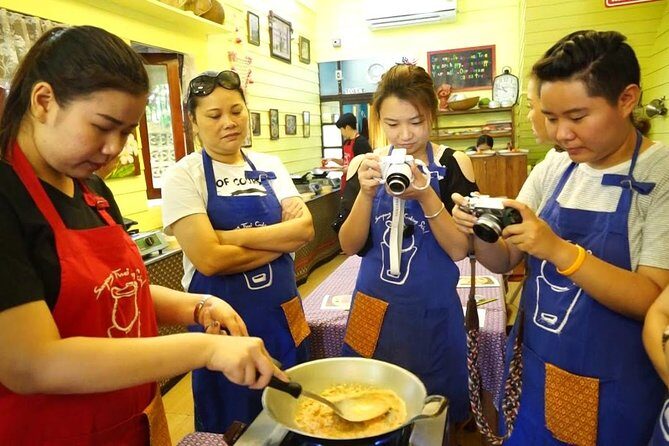 Sompong Thai Cooking School: Hands-On Culinary Experience - Instruction style: clear guidance, not a lecture
