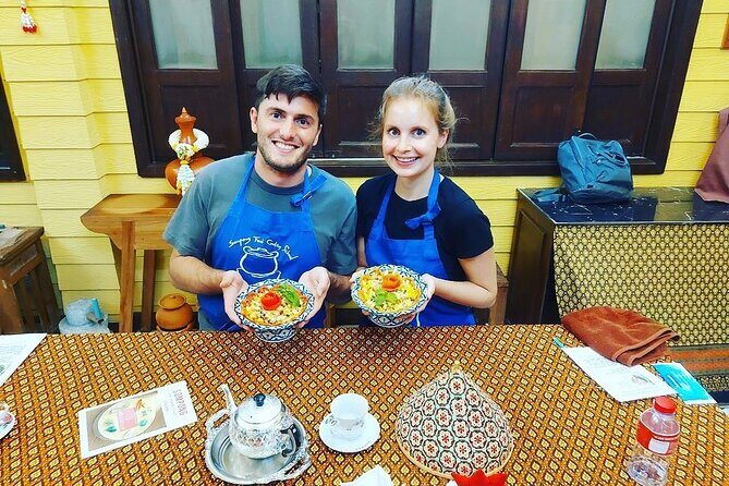 Sompong Thai Cooking School in Bangkok - The chef-instructor touch: learning technique without getting overwhelmed