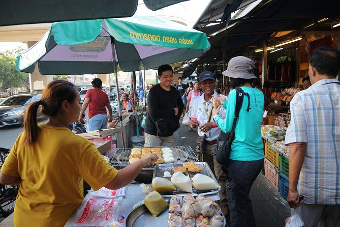 Take a E-Scooter Ride in Bangkok's Jungle - Wat Bang Nam Phueng Nok and the Ganesh Shrine Moment