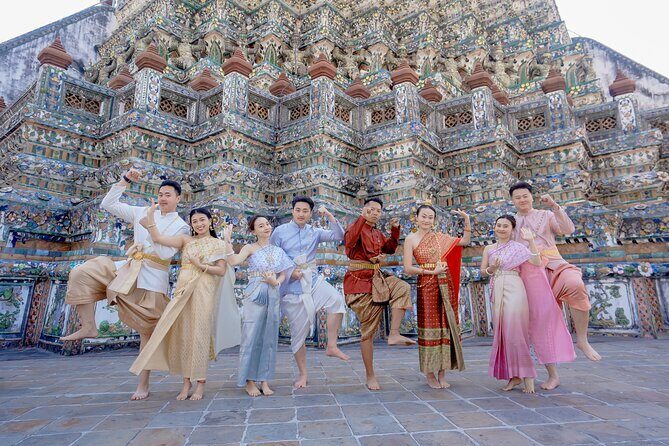 Thai Costume Photography at Wat Arun/Pho Temple: Bangkok - Getting Ready at Wat Arun: Arrive in Costume, Not Last Minute