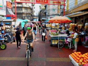 Thai culture and Bangkok local life guided bike tour - Talat Noi and Chinatown: Shrines, Shophouses, and Street-Food Stops