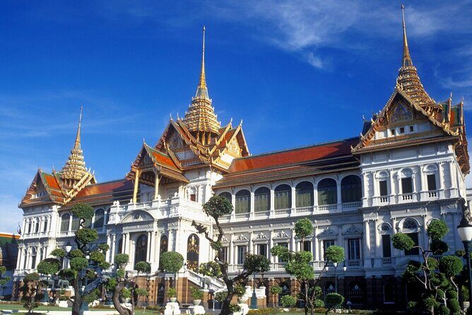 Thai Tour Guide : PRIVATE Highlight of Bangkok + Canal Tour + Simple Thai Lunch - Beating Bangkok traffic with a private, public-transport plan