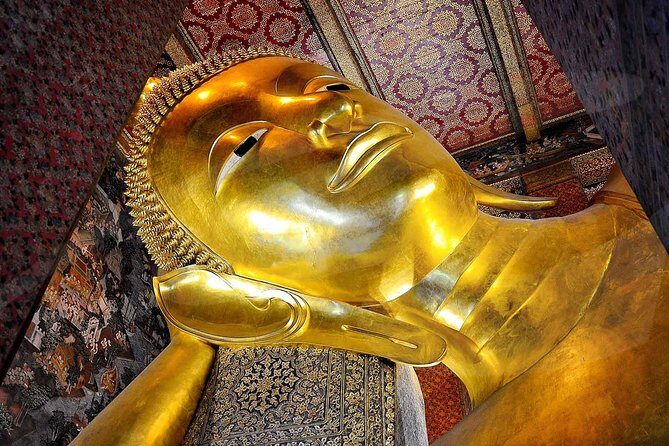 The Grand Palace, Wat Phra Kaew, Wat Pho Tour with Massage option - The “gem gallery” question: optional, but make it explicit