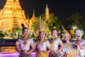The Newest Luxury 5 Star Bangkok Chaophraya Dinner Cruise - Choosing your deck: the real decision