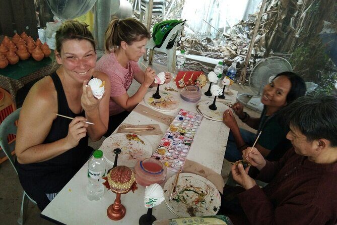 The Story of Handicrafts Full Day Experience from Bangkok - Lunch and pacing: how the 8-hour day stays enjoyable