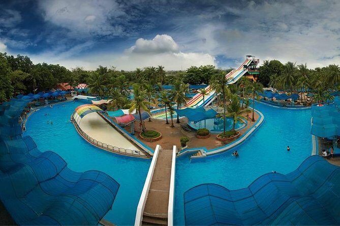 Thrilling Rides & Free Buffet at Siam Amazing Park, Bangkok - Buffet lunch included: the best kind of budget control