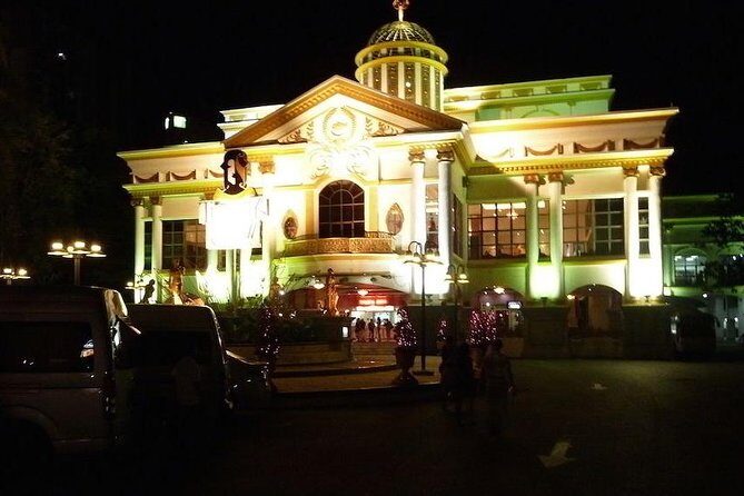 Tiffany’s Cabaret Show – Glamour and Spectacle - The Lobby, Seating, and That First Moment When the Lights Hit