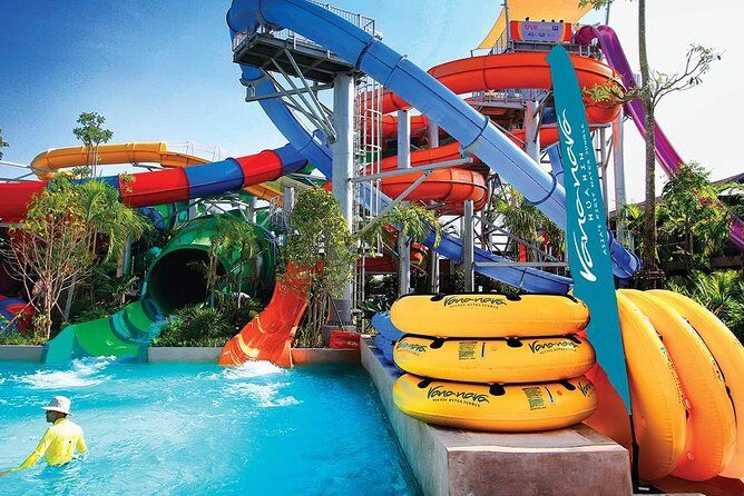 Vana Nava Waterpark Hua Hin – Ultimate Water Adventure - Food, lockers, and the money reality