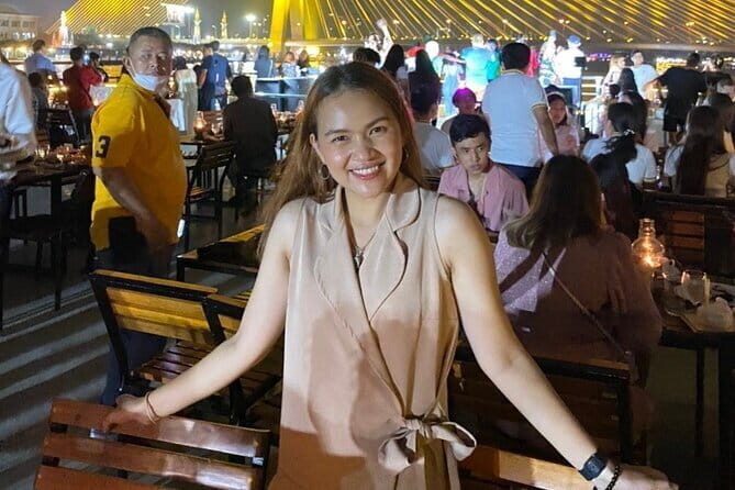 Vela Dinner Buffet Cruise with Bangkok Night Views and Shows - Who should book this Chao Phraya dinner cruise?