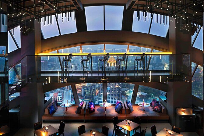 Vertigo TOO Sky Bar: Unlimited Drinks & Spectacular Views - Light appetizers and fusion snacks: enough to keep the night comfortable