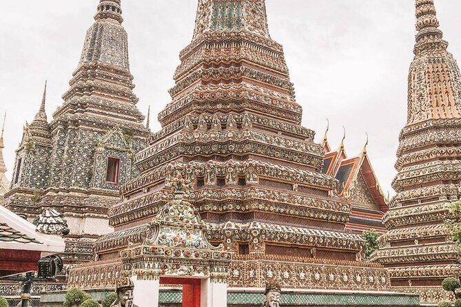 Visit Wat Pho and Wat Arun with Local Expert - Should you book this Wat Pho and Wat Arun guided tour?