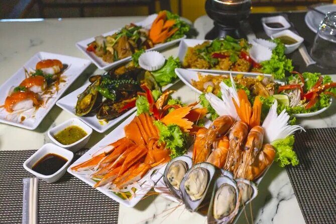 VIVA Alangka River Cruise: Dining & Cabaret Delight - The buffet: Thai and international comfort plus seafood