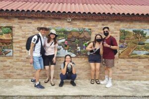 Wheelchair & Luxury Tour to Floating & Railway Markets - Mae Klong Railway Market: fast stalls, big theater, and a guided train ride